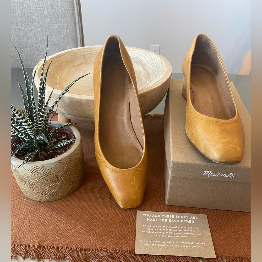 Madewell Tan Leather Flats Minimalist Design